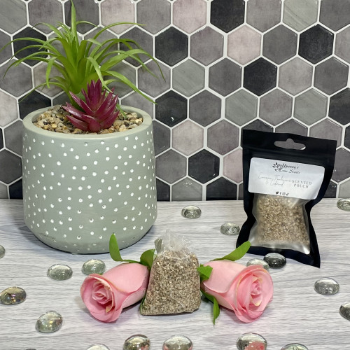 Cinnamon Frankincense & Cedarwood Scented Pouch